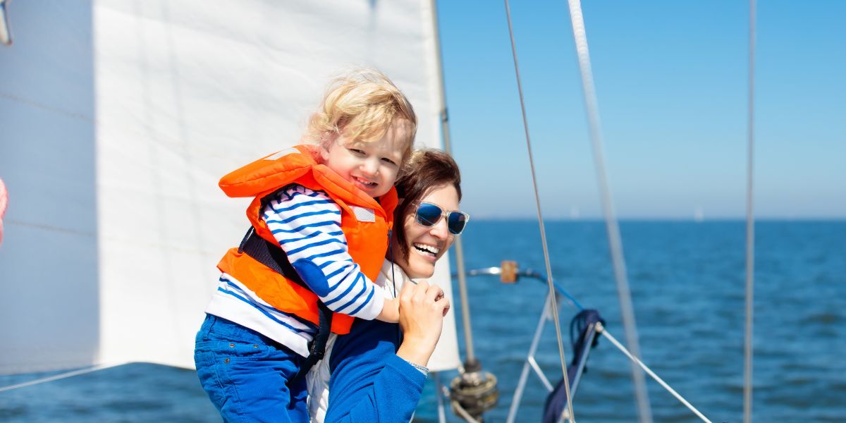 Bien naviguer avec des enfants APRIL Marine